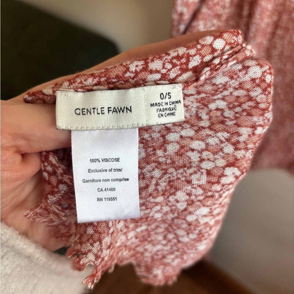 Gentle Fawn Floral red duster - Picture 3 of 3